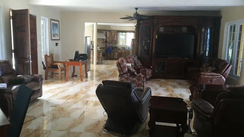 Waters Edge Guest House Montego Bay Accommodatie bij particulieren