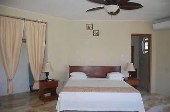 Waters Edge Guest House Montego Bay Accommodatie bij particulieren