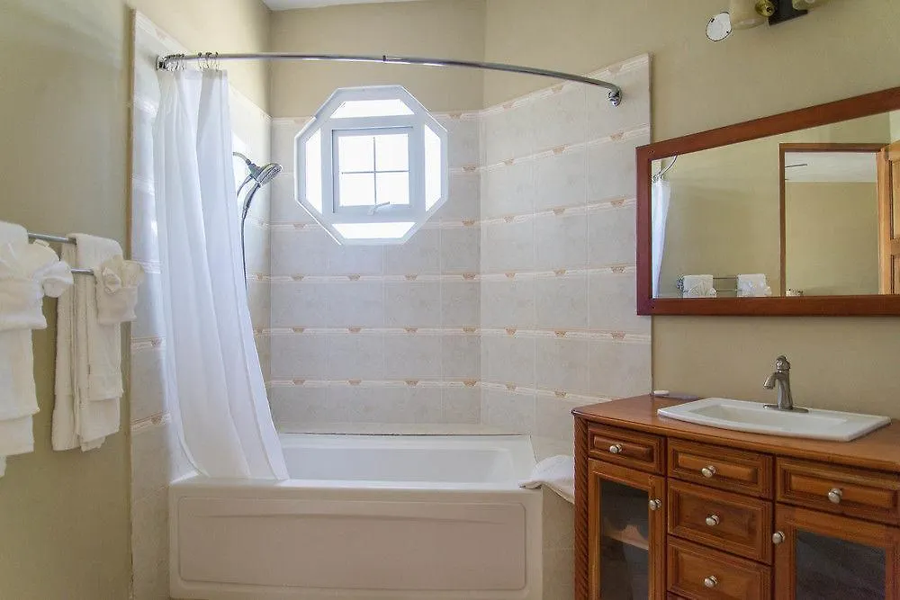 Accommodatie bij particulieren Waters Edge Guest House Montego Bay Jamaica